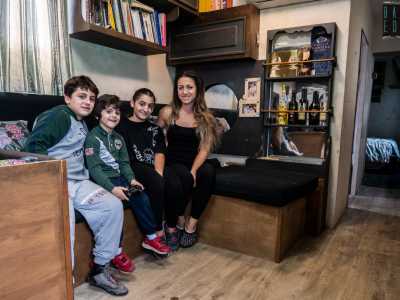 ...assieme agli altri due figli: l�11enne Rita e Riccardo, di 5 anni