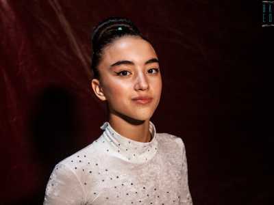 Con lei c�� sua figlia Soeri, di 13 anni, acrobata aerea