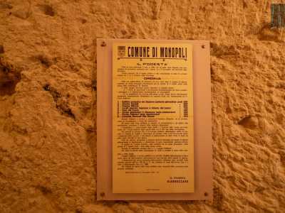 ...e ordinanze comunali con le prescrizioni da seguire in caso di emergenza