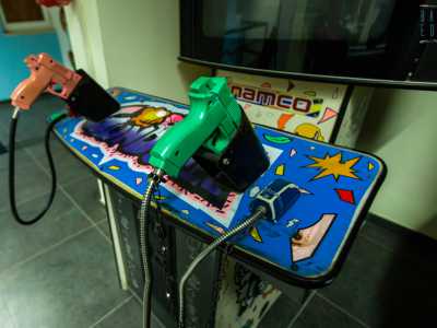 Anche se a farla da padrone sono i classici cabinati arcade. Ci sono quelli che in cui si combatte e si spara... 