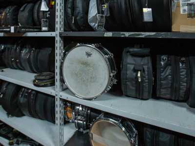 ...di rullanti e percussioni di ogni forma e colore