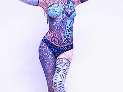 Body Painting che fa parte del lavoro Come un fiume di liquidi umori, di Miguel Gomez