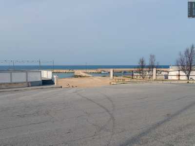 Infine un po� pi� a sud (nel posto oggi occupato dal parcheggio del ristorante �Da Nicola�), si apriva il campo da tennis
