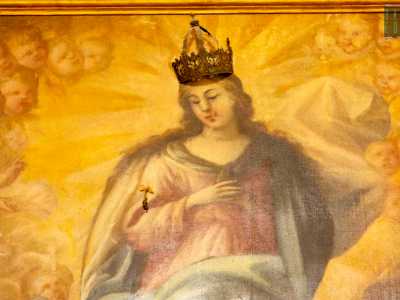 ...e al quadro della Madonna raffigurata avvolta da una schiera di angioletti