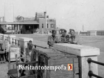 Durante il periodo bellico, dal 1943 al 1946, il Barion fu occupato dalle truppe anglo-americane che lo utilizzarono come svago militare per le truppe danneggiando per� i raffinati arredi dei saloni interni. Ma finita la guerra il club riprese a macinare successi