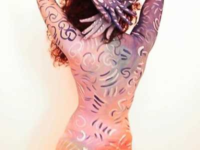 Body Painting che fa parte del lavoro Come un fiume di liquidi umori, di Miguel Gomez
