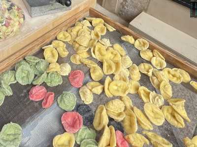 ...e gigantesca (definita �orecchione�), adatta ad accogliere al suo interno un ripieno