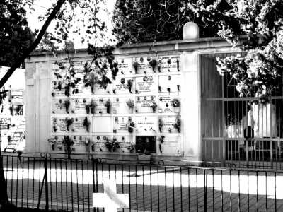 A guerra finita l�uomo torn� nel capoluogo pugliese dove mor� pochi anni dopo, per essere seppellito in un angolo dimenticato del cimitero cittadino