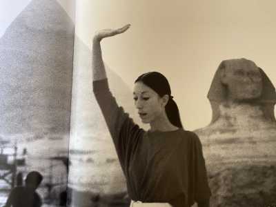 Venne poi il �mitico� 1987, anno dell�evento pi� ambizioso mai realizzato dal Petruzzelli: �l�Aida sotto le piramidi�, diretta da Carlo Franci con protagonista il soprano bulgaro Ghena Dimitrova (foto tratta dal libro "Il Teatro Ritrovato" di Enzo Lattanzio-edizioni Palomar)  