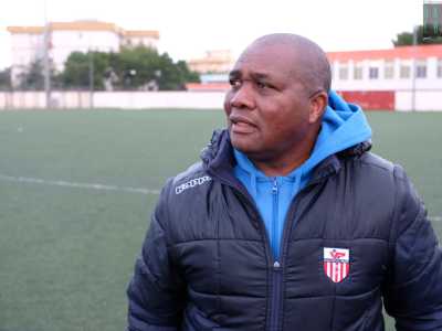 ...e dal suo secondo: il 56enne brasiliano �Geg� Gerson, ex calciatore che ha vestito la maglia del Bari tra gli anni 80 e 90. �Vivo da molti anni tra Palese e Santo Spirito - ci racconta il sudamericano -. Qui sto bene, la gente mi conosce e mi fa sentire amato�