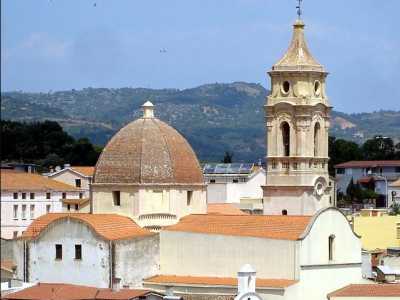In Italia � presente un�altra Bari: �Bari Sardo�, un borgo dell�Ogliastra (sul litorale orientale della Sardegna) popolato da 4mila anime

(foto di Greengo)
