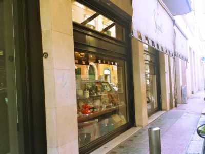 Bari dice addio ai suoi negozi storici