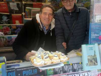 ...e con le zeppole quella del pap�. E tra sorrisi e abbracci trovo cos� la forza per portare avanti un mestiere che sta diventando ogni giorno pi� difficile�
