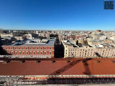C�� la scuola San Giovanni Bosco, la Casa degli alluvionati, l�Istituto Redentore e le colorate palazzine del Libert�: un rione quest�ultimo che vive nella speranza che la riqualificazione della Manifattura possa rappresentare il primo passo verso una sospirata rinascita dell�intero quartiere