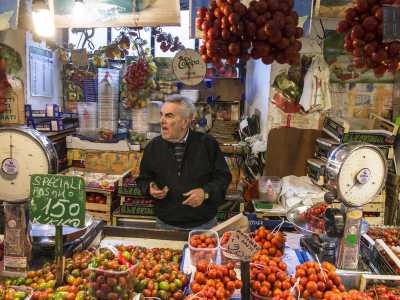 Dopo la chiusura della fabbrica avvenuta nel 1982, soltanto una parte del complesso venne riaperta e riadattata. Alcuni locali di via Crisanzio furono restaurati per ospitare gli ambulanti del mercato giornaliero un tempo presente in via Nicolai
