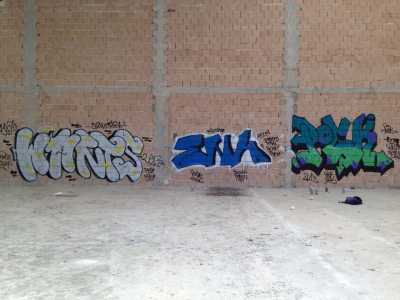 Garage abbandonato a Japigia. Wants, Ena, Pock