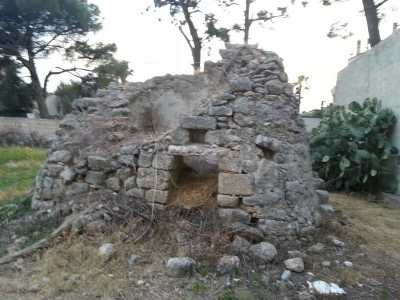 Convento di via delle Murge: trullo in rovina