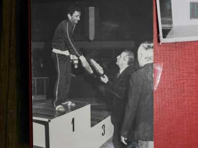 Gli chiediamo quel � la gara ricorda con pi� affetto, con pi� orgoglio. �Sicuramente quella del 1969 contro il siciliano Ignazio Fabra, due volte medaglia d�argento alle Olimpiadi�, risponde con gli occhi lucidi 