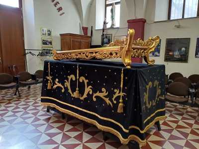 Negli anni ha poi messo la firma anche su opere ospitate in templi religiosi di altre citt�. Ha realizzato un lavoro ad esempio per la Chiesa di Santa Chiara a Lanciano, in Abruzzo