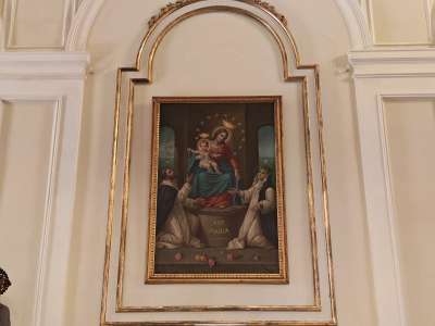 Poco pi� avanti � invece esposta la riproduzione della Madonna del Rosario di Pompei, realizzata nel 1941 da Felice Colonna (fratello di Umberto)