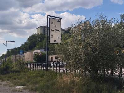Per raccontare la storia di questa colonna portante dell�industria della Basilicata, siamo andati a visitare lo stabilimento della �Avena Bibite� situato a Potenza in via del Gallitello 39