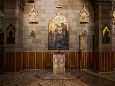 ..., ma fu nel campo dell�arte religiosa che Umberto diede il meglio di s�. Vi sono suoi affreschi, mosaici e dipinti nella chiesa dell�Immacolata di via Abbrescia...