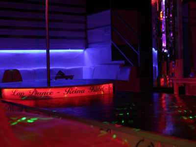 Palco per esibizioni lap dance illuminato