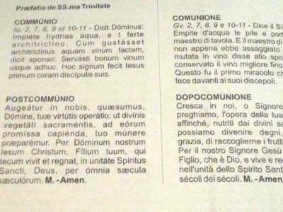 L'opuscolo distribuito durante la messa � in latino con traduzione in italiano