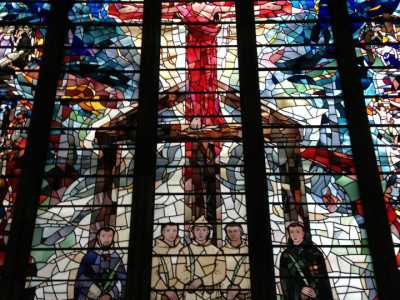 Particolare vetrata dell'antichissima chiesa romana di St. Etheldrada, situata nel quartiere di Holborn, Londra