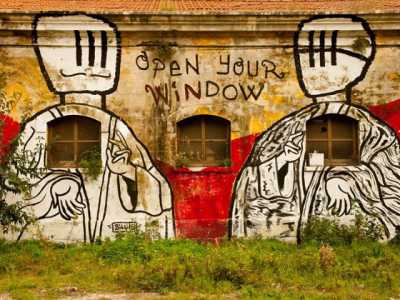Murales di Bibbil� realizzato negli spazi della Caserma Rossani, in via Giulio Petroni