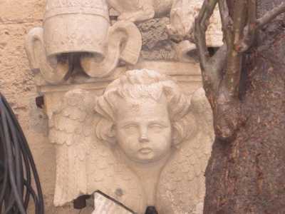 Stemma Vescovile con Putto