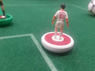 Una miniatura di Paolo Vitor Barreto, giocatore del Bari nel campionato 2009/2010