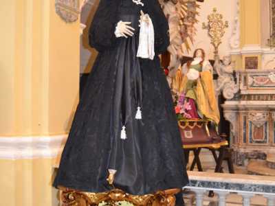 9- Chiude la processione l'Addolorata (La Ndelor�te)