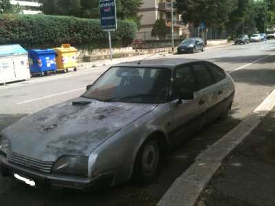 Citroen parcheggiata da anni