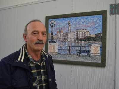 Bari, il netturbino artista