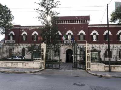 Su corso Alcide de Gasperi si trova l�entrata del carcere cittadino, presente in citt� dal 1926