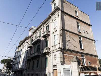 Ad angolo con via Cagnazzi ecco l�antico palazzo Zippitelli