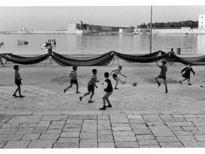 Foto di Gianni Berengo Gardin del 1967 tratta da Puglia, Touring club Italiano