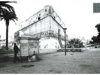 Foto del Castello Svevo, con Vespasiano, 1968