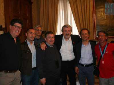 Conferenza stampa del 24 maggio 2014, alla sinistra del sindaco Michele Emiliano, Lorenzo Scarcelli e Giuseppe Nuovo