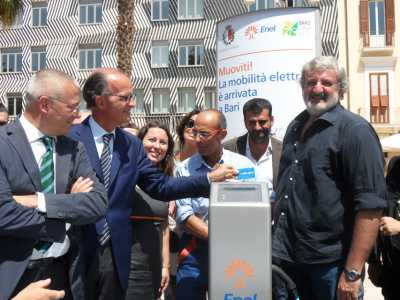 Inaugurazione delle colonnine di corso vittorio Emanuele (luglio 2013)