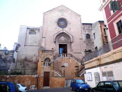 La Chiesa di San Domenico con la facciata in stile romanico