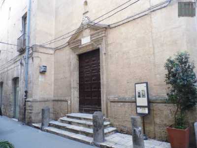 La chiesa di San Michele, con annesso convento (che ospita il conservatorio provinciale), costruiti nel 1763 grazie al lascito del nobile Giovanbattista Protontino.  