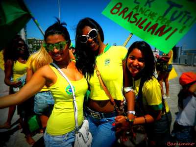 Bari, corteo di brasiliani