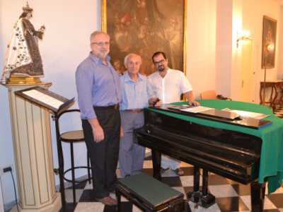 Il presidente, il direttore artistico e il cantore pi� anziano