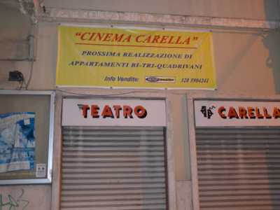 L'ex cinema e teatro Carella del quartiere Carbonara 