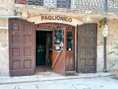 L'antica osteria Paglionico, in via Vallisa, nei pressi di piazza del Ferrarese, vide la luce nel 1870