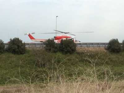 Incidente sulla 16 bis: un elicottero atterra in soccorso
