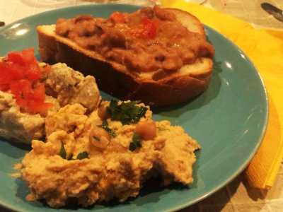 Altra specialit� palestinese: �humus� (pur� di ceci) 