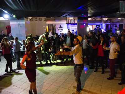 Tra i balli pi� eseguiti c'� il "Vallja"
